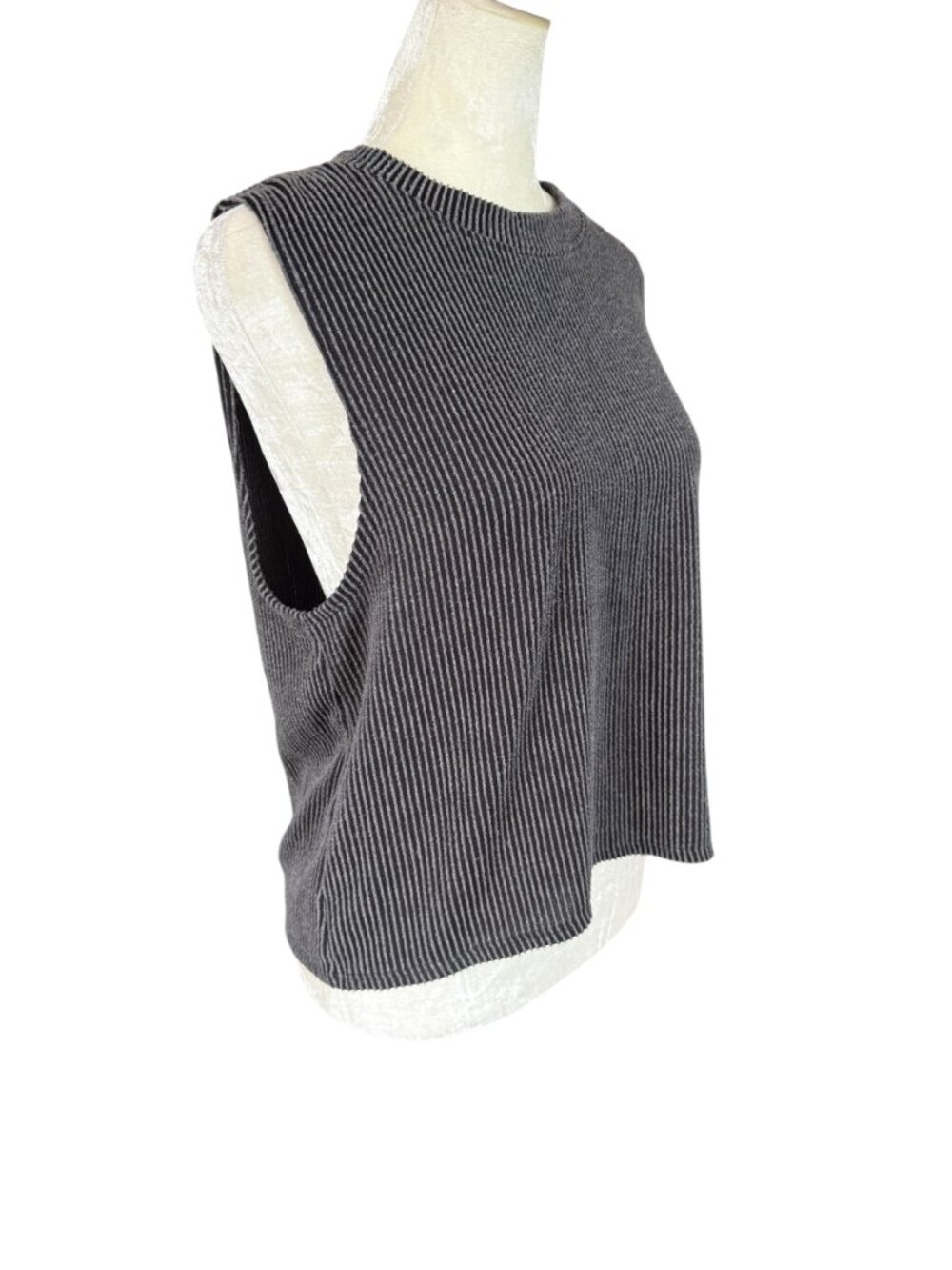 Tres Bien women's sleeveless stretchy pullover top black and gray size large